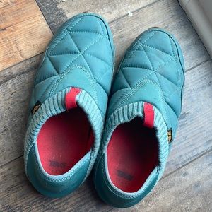 Teva Ember Moc slippers. Size 9. Lightly used. Blue with red details
